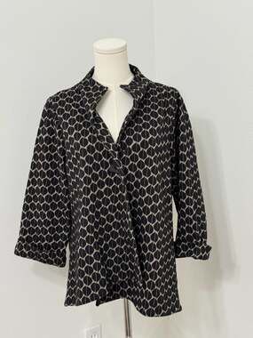 COMFY USA The Melinda Jacket Black and Tan Sidney Leaf Print 3/4 Sleeve Size L